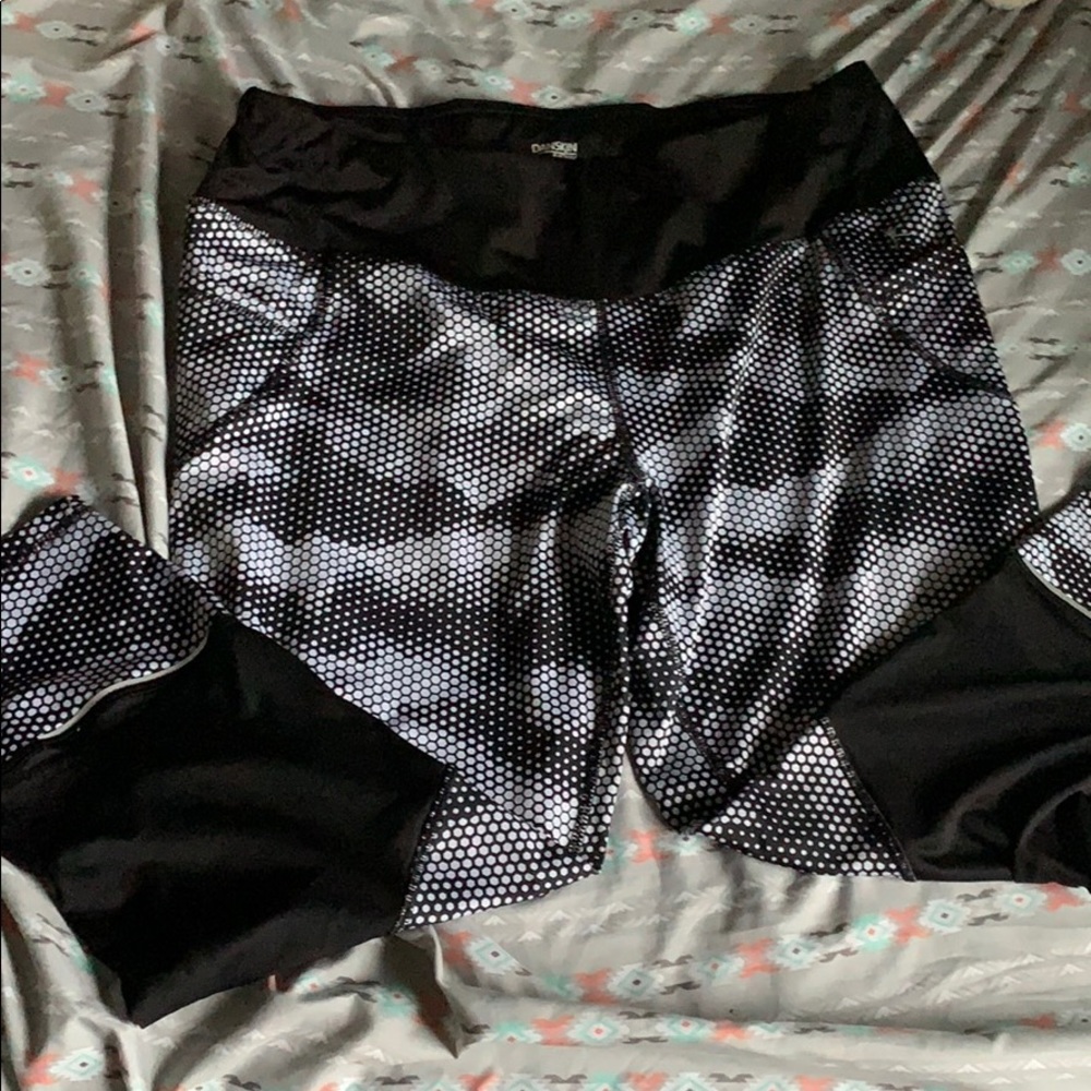 🟢 5/$20 Patterned Leggings